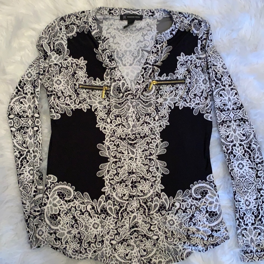 INC INTERNATIONAL CONCEPTS- black & white blouse - USED SIZE SMALL - Petite